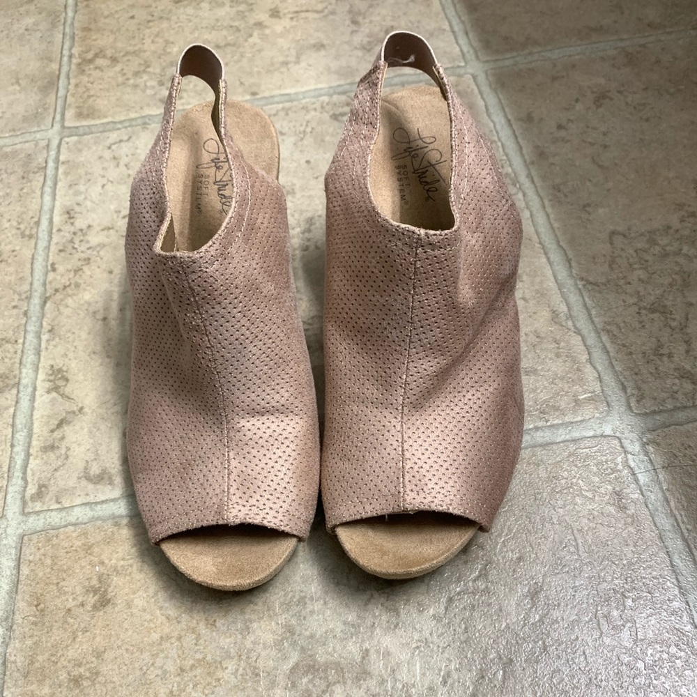Lifestride blush wedges
